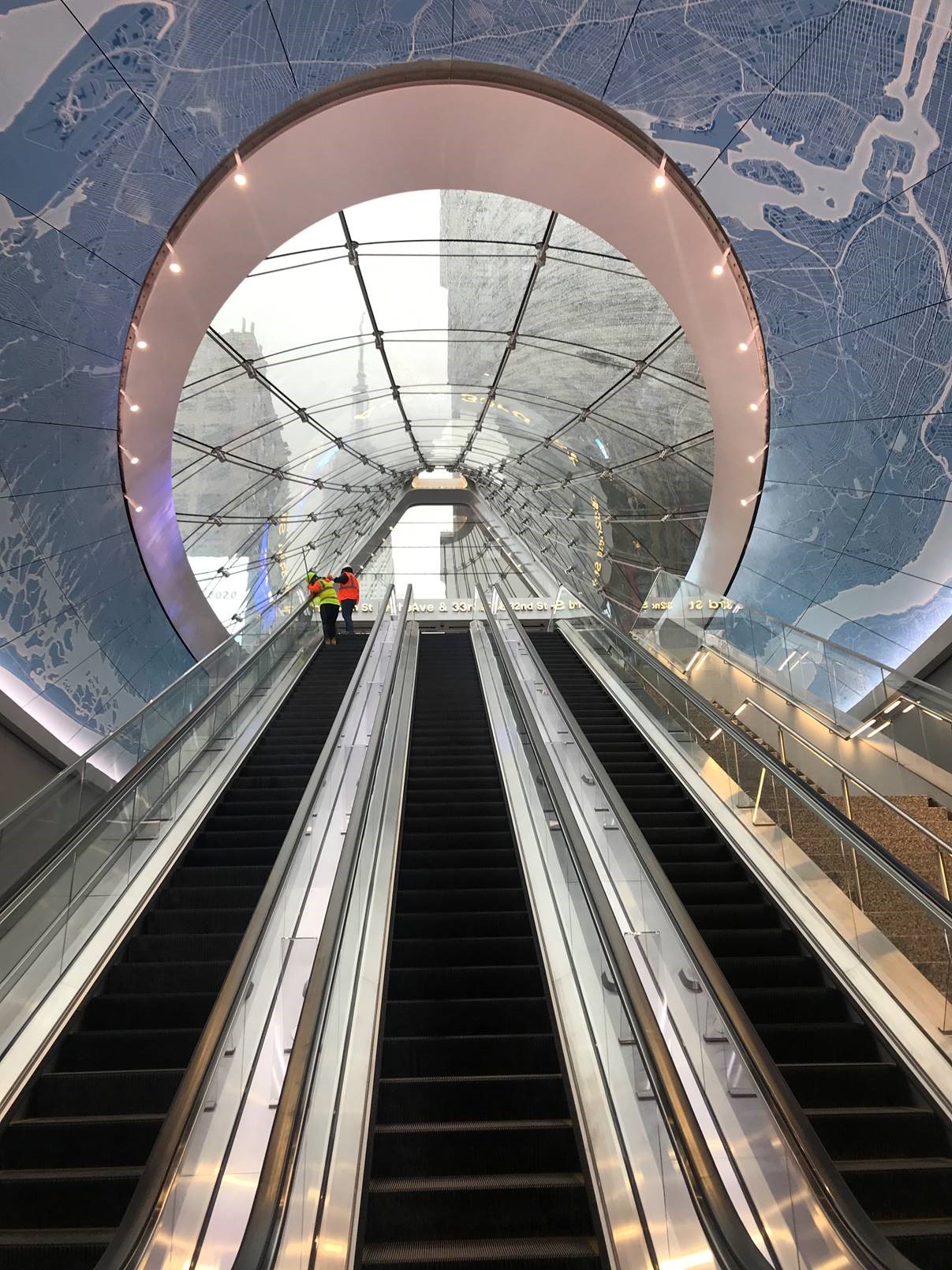 escalators in penn station