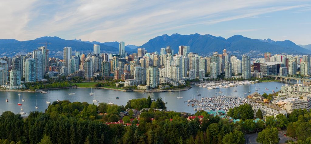 vancouver skyline with mountains in distance